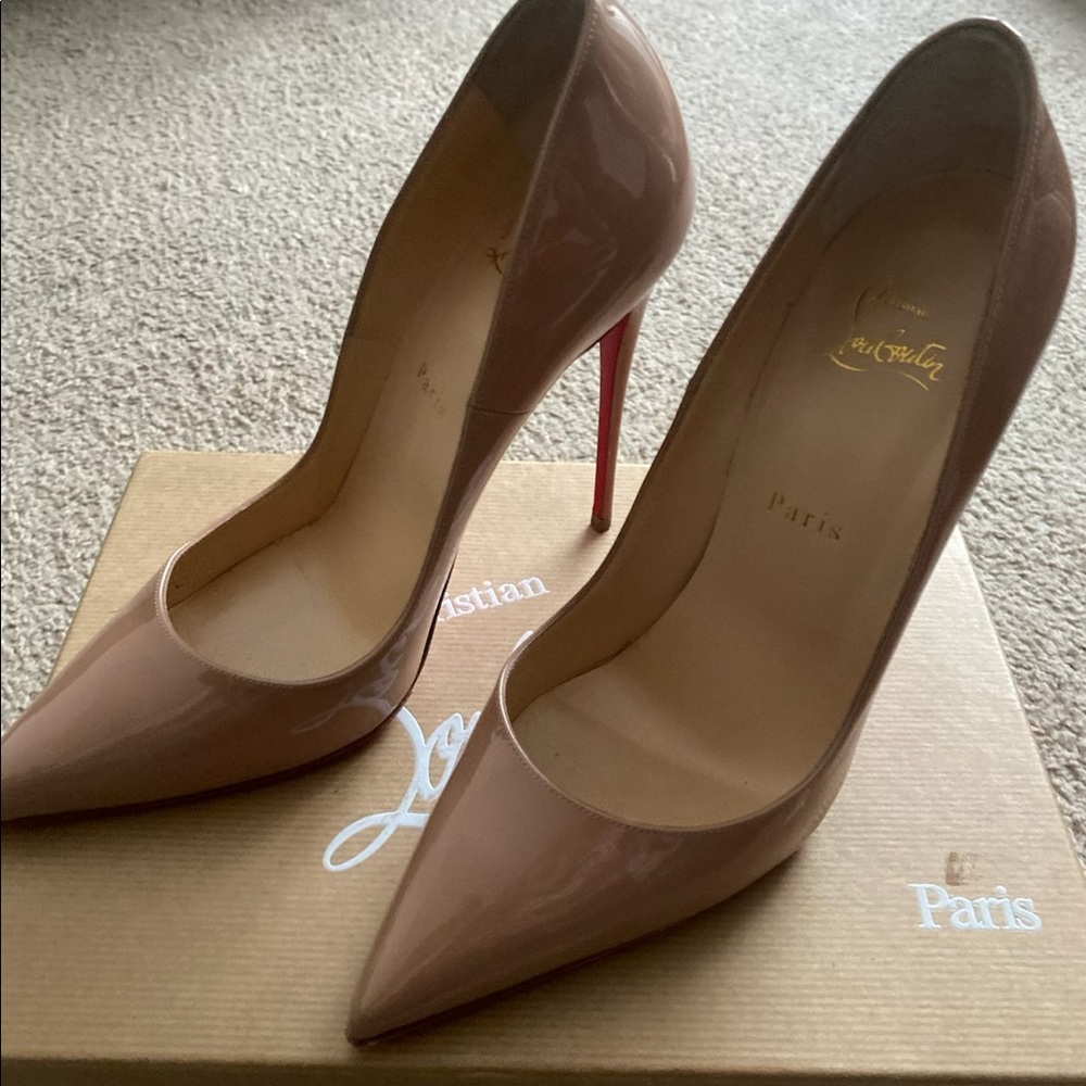 Beige So Kate’s brand new size 39 soles have been covered for protection